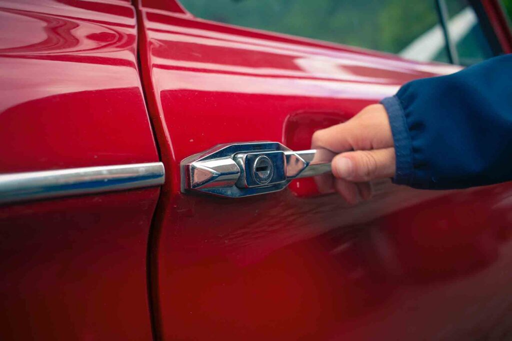 how to unlock a car with key